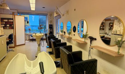 Selinas Hairstudio: Barbershop in Hameln