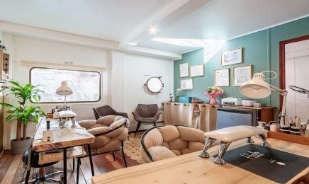 Nail Barge  : Manucure à Suresnes