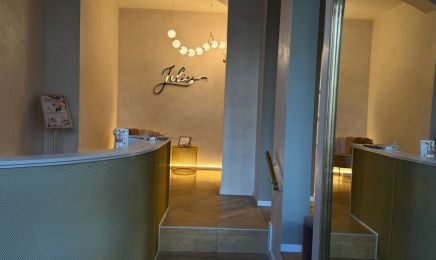 Julies Beauté & Nails: Kosmetikstudio in München