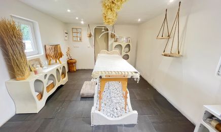 Vainoa Beauty ( Camping Le Mont )  : Manucure à Éperlecques