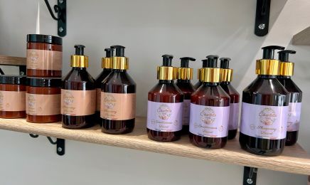 Charlotte s’en mêle : Coiffeur à Saint-Georges-du-Bois