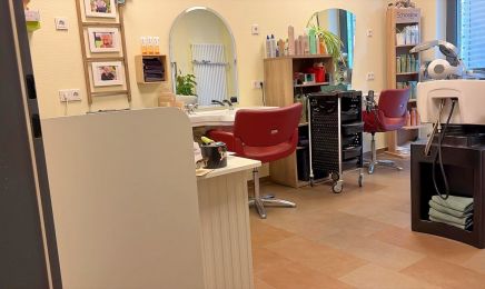 Julias Haarstube: Kosmetikstudio in Langenlonsheim