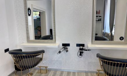 Salon Kleine Schere: Friseur in Steinen
