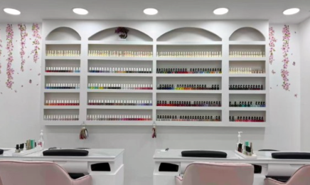 Triomphe Nail Bar : Institut de beauté à Paris