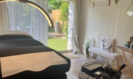 Mes Beautés by Carine : Manucure à Saint-Saturnin-lès-Avignon