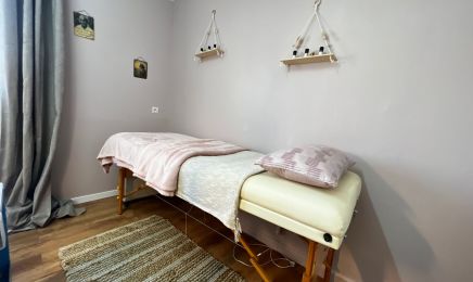 Éclat de beauté  : Manucure à Istres