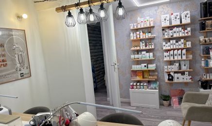 Elema beauté : Manucure à Rives