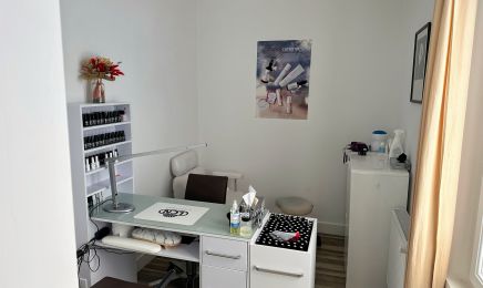 Lauriane Bonnotte by Cannelle Esthétique - Espace Privé Féminin : Manucure à Troyes