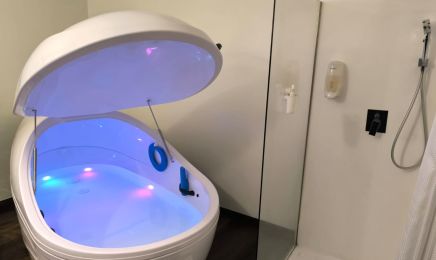 OSMOSE Centre de Flottaison et de Relaxation : Manucure à Baie-Mahault