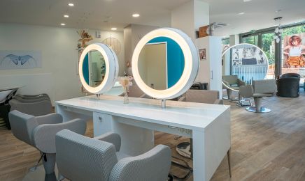 Intense coiffure : Institut de beauté à Avon