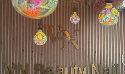 VN BEAUTY NAILS  : Manucure à Bandol