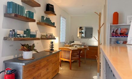 Institut de beauté Carole : Manucure à Loix