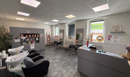Le salon du saugeais : Coiffeur à Maisons-du-Bois-Lièvremont