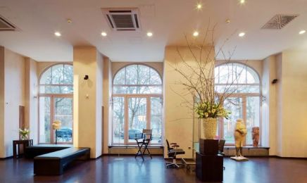 Trostdorf Frisuren : Kosmetikstudio in Leipzig