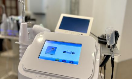 Maison KÉMI | HeadSpa - Maison d’expertise capillaire et de beauté Cheveux texturés : Manucure à Angers