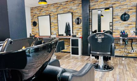 Destina‘s Hair Lounge: Friseur in Stuttgart