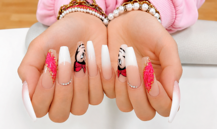 Glow Nails & Spa: Kosmetikstudio in München