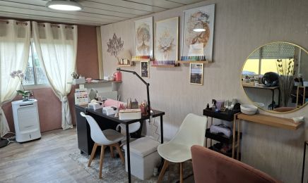Cattleya Head Spa et Sakura nail's : Manucure à Le Pizou