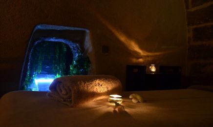 SPA La Tour : Manucure à La Tour-d'Aigues