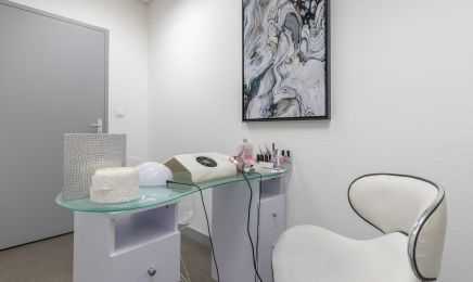 NIKI NAILS (salon ALIONA) : Coiffeur à Lyon
