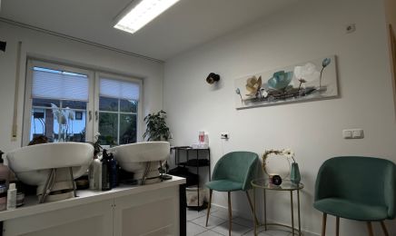 Friseursalon Colorful: Friseur in Kaufering