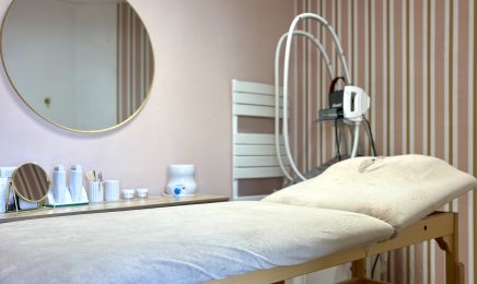 Yvalice | Salon de Beauté  : Manucure à Remouillé