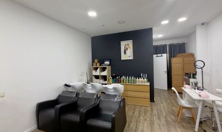 Glow Beauty : Manucure à Roanne
