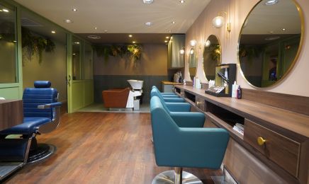 Nomad Beauty Bronzage Extensions & Ongle : Coiffeur à Lyon