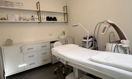 Beauty Institut UNIQUE: Nagelstudio in Frankfurt am Main
