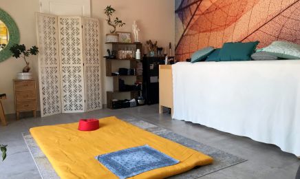 Aurélie D. ACCOMPAGNATRICE BIEN ÊTRE - COUPE VIBRATOIRE - COULEUR VÉGÉTALE - SHIATSU : Sophrologue à Moret-Loing-et-Orvanne