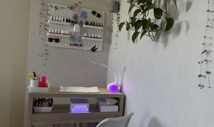 Nina  : Manucure à Rennes