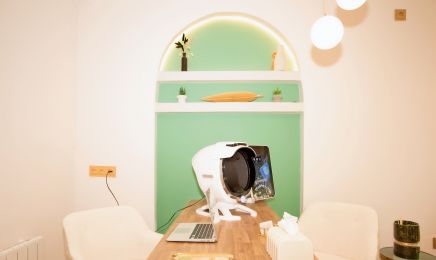 Infinity Esthetique  : Manucure à Paris