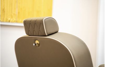 Charles Homme  : Coiffeur à Paris