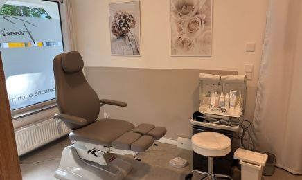 Reka Haas Friseure: Friseur in Ottobrunn