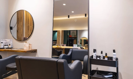 AU 84 - MAITRE ARTISAN COIFFEUR HEAD SPA  : Coiffeur à Paris