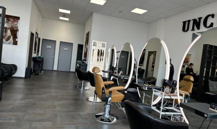 Friseursalon Uncut Campus: Friseur in Unterschleißheim