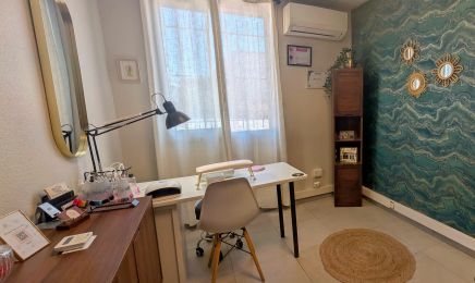 NailsNes : Manucure à Venelles
