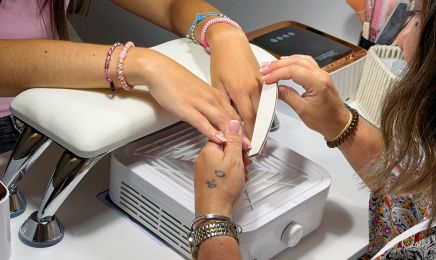 Anália Prothésiste Ongulaire : Manucure à Pertuis