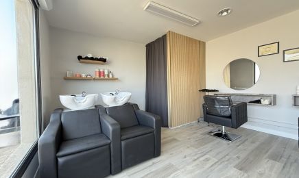 PV Hair Lounge  : Coiffeur à Saint-Martin-de-Crau