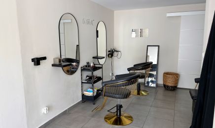 Lumière dorée : Manucure à Décines-Charpieu