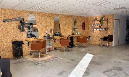 Les ciseaux d’Elodie L : Coiffeur à Thégra