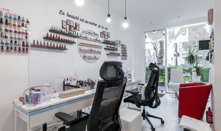Yine Nail : Manucure à Paris