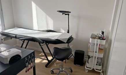 Salon Velours et Vernis : Manucure à Ormoy