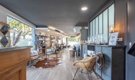 Autrement Coiffure & Beauté  : Coiffeur à Valence