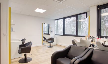 ST Beauté Salon Signature : Manucure à Limonest