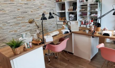 J Nails  : Manucure à Alès