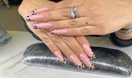 LUXURY Nails & Cosmetic: Nagelstudio in Augsburg