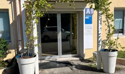 Lucie Gilbert - Réflexologie / Massage aux huiles essentielles - Aix-Les Milles : Sophrologue à Aix-en-Provence
