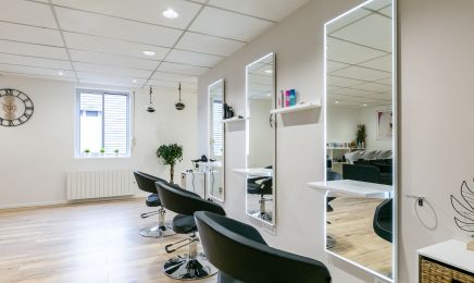 Laura Coiffure et Ongle : Manucure à Doussard