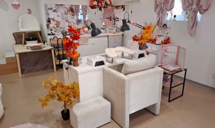 Kalizé Création (Ongle, cils, massage et strass dentaire) : Manucure à Saint-Sornin